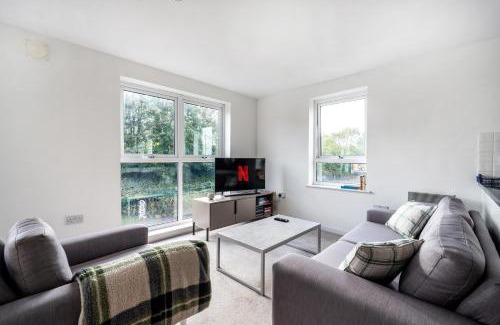 Ipswich Apartment | Modern Apartment Near Train Station