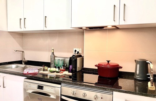 Torres Vedras Apartment | Modern apartment in Torres Vedras city center, 30min from Lisbon