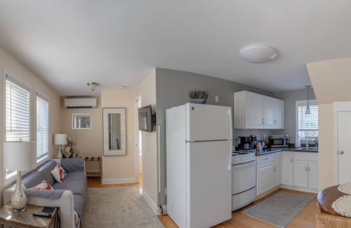 Ogunquit Apartment | Modern apartment, steps to town center, restaurants and beach.