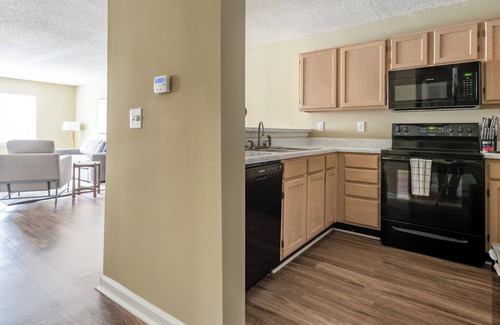 Holly Springs Apartment | Modern Apartment in Prime Location (ID7932X45)
