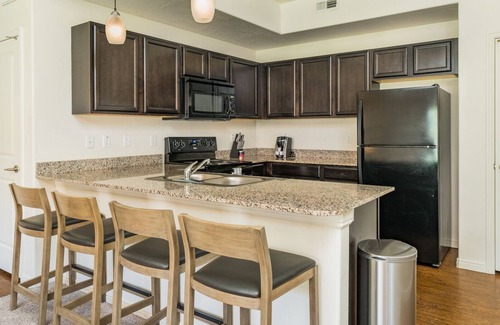 Pleasant Grove Apartment | Modern Apartment in Prime Location (ID5488X40)