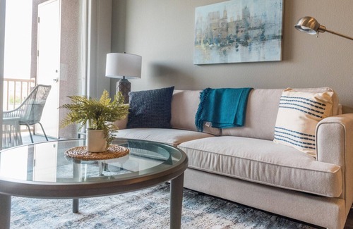 Rhodes Ranch Apartment | Modern Apartment in Prime Location (ID1661)