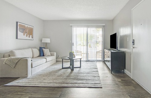 Spring Valley Apartment | Modern Apartment in Prime Location (ID1232X656)