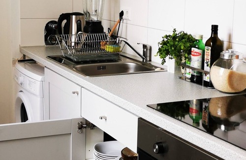 Goethestraße Apartment | modern apartment with equipped kitchen and new Bathroom