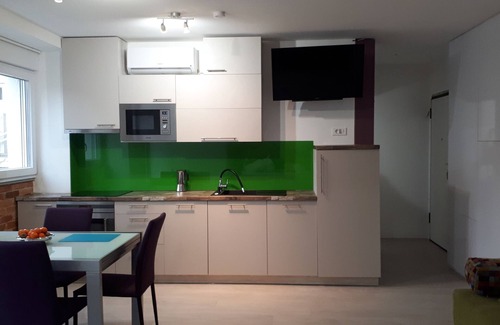Zagreb Apartment | Modern apartment with a park view in the center