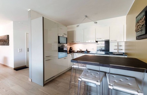 Paradiso Apartment | Modern apartment with terrace near Lugano (Sandi Luxury Apartment)