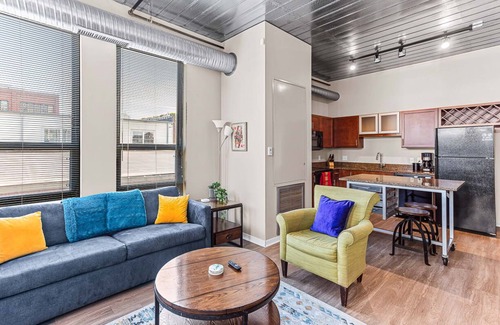 Old West Side Apartment | Modern apartment with fitness center