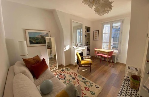 Quartier du Gros-Caillou Apartment | Modern Appartement w/ Tour Eiffel View in the 7th