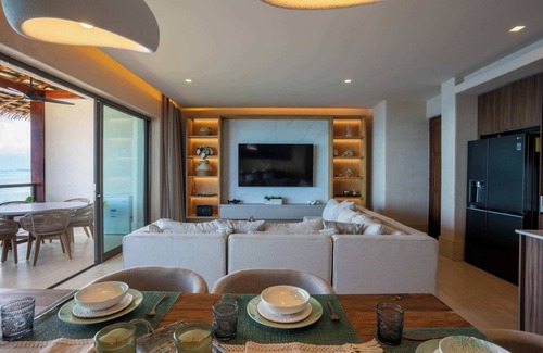 Isla Mujeres Apartment | Modern Apt with Private Roof Garden & Pool