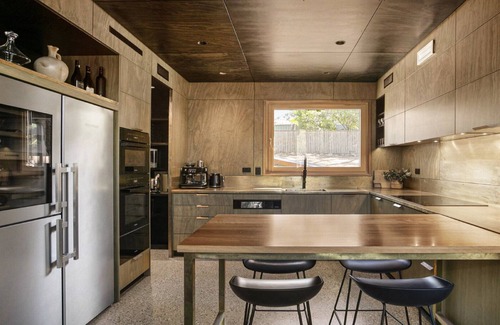 Macmasters Beach House | Modern architect designed home walking distance to Macmasters Beach