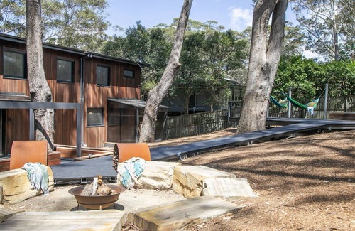 Macmasters Beach House | Modern architect designed home walking distance to Macmasters Beach