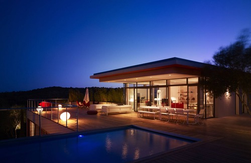 Cirendinu Villa | Modern architect-designed villa