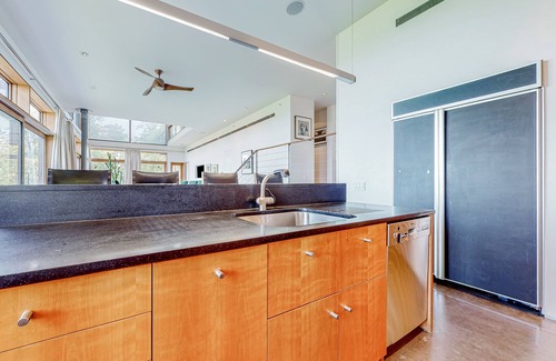 Andover House | Modern architectural gem with stunning mountain view, wood stove & firepit