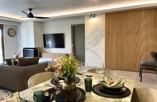 Voula Apartment | Modern Athenian Riviera Apartment