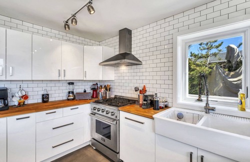 Napeague House | Modern beachfront home, stunning Atlantic ocean views, rooftop terrace,.