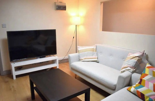 Birmingham City Centre Apartment | Modern Bedroom with 2 Bath, Short Walk to Bullring
