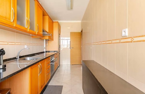 Mina Apartment | Modern, bright 2-bedroom apartment in Amadora