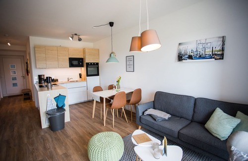 Wremen Apartment | Modern, bright apartment with terrace, directly behind the dike, in the North Sea resort Wremen