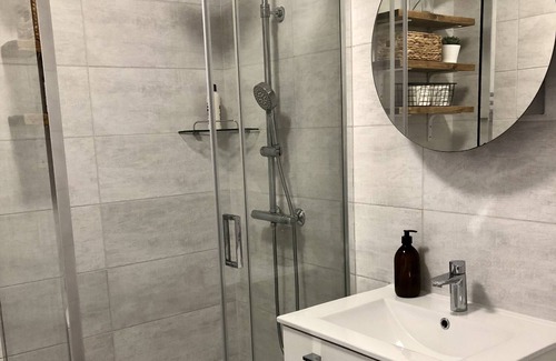 Brixton Apartment | Modern & Bright Boutique Style 2 Bed in London