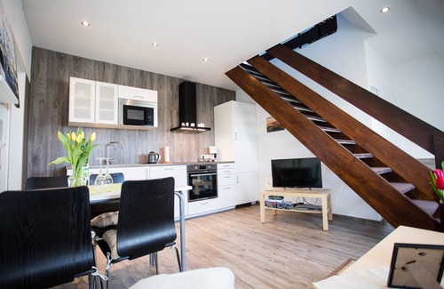Wremen Apartment | Modern, bright duplex apartment, only a few minutes to the beach, quiet location
