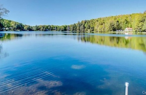 Val-des-Monts Cottage | Modern, Bright, High efficiency Four Season Cottage on Gorgeous Lake