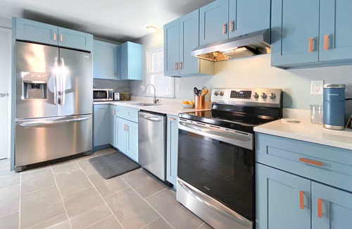 Town of Marbletown House | Modern Bungalow w/ backyard, patio, and grill