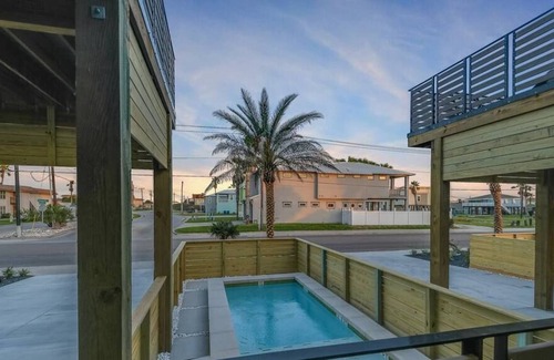 Shibui Sands House | Modern by the Sea - Green