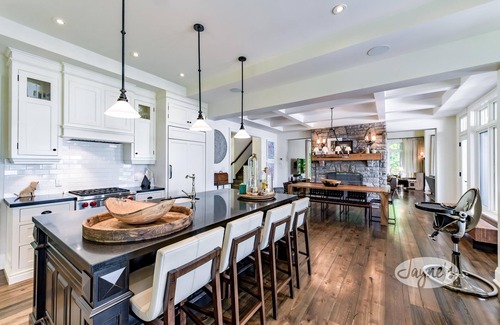 Muskoka Lakes Cottage | Modern 5 bdrm, 5 bath cottage on Lake Rosseau!