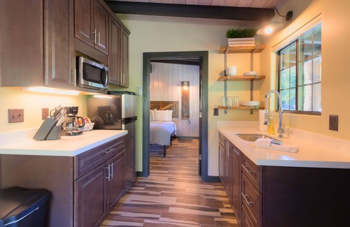 West Sedona Cabin | Modern cabin for 4 with views of the red rocks and next to Slide Rock State park