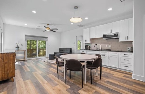 Mid America Cabin | Modern Cabin near Bull Bayou Trailhead!