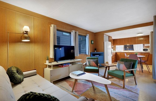 Dunsmuir Cabin | Modern Cabin (Olive)