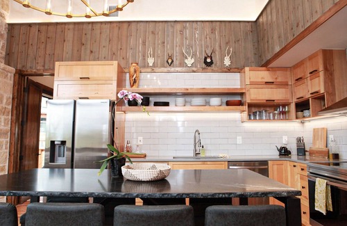 Afton House | Modern Cabin on Monkey Island with Expansive Deck & Hot Tub!