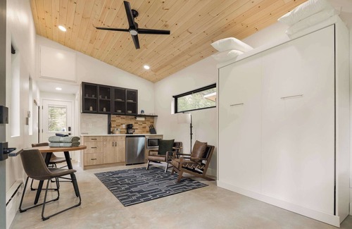 Grant Cabin | Modern Cabin Studio, Peaceful Nature Retreat