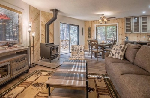 Dorrington Cabin | Modern Cabin w/EV Car Charger and Pool Access