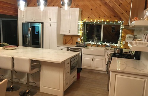 Wrightwood House | Modern Cabin w/Pool Table