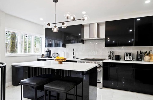 Lexington House | Modern Cabin with Hot Tub and Sauna By Summer