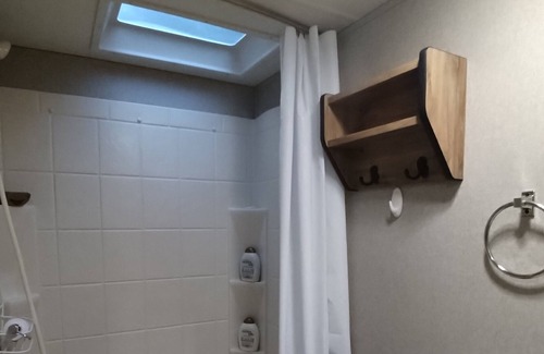 Baring House | Modern camper in mountains, perfect ski pad...beach access! One night minimum!