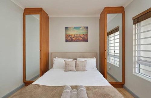 Lagoon Beach Apartment | Modern Cape Town Beach Apartment