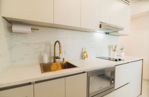 Marbella Apartment | Modern Cartagena Gateway near Airport