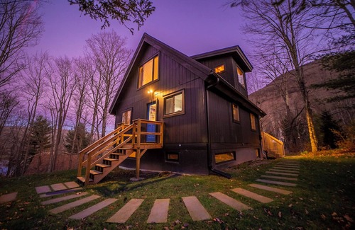 Hunter Cabin | Modern Catskills Getaway - Spacious 5 bedroom home in Hunter Mountain