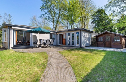 Garderen Ski Chalet | Modern Chalet in Garderen with Private Garden
