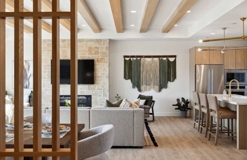 Midway House | Modern Chalet w/Stunning Mountain Views