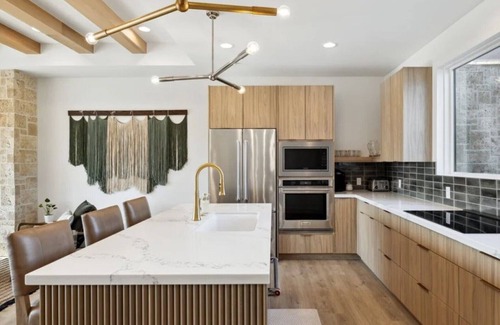 Midway House | Modern Chalet w/Stunning Mountain Views