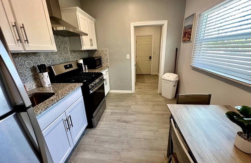 Pershing - Government Hill Apartment | Modern & Chic 1 Bed Apartment Unit 2n