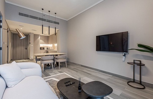 Jumeirah Village Circle Apartment | Modern Chic 1BR | Cozy & Stylish Home in Concept 7 – JVC