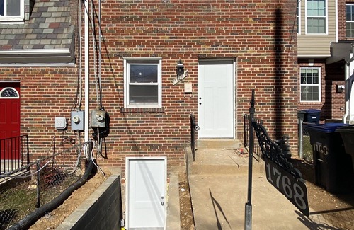 Washington Apartment | Modern Chic Basement in Historic Anacostia, Close to Waterfront, Navy Yard