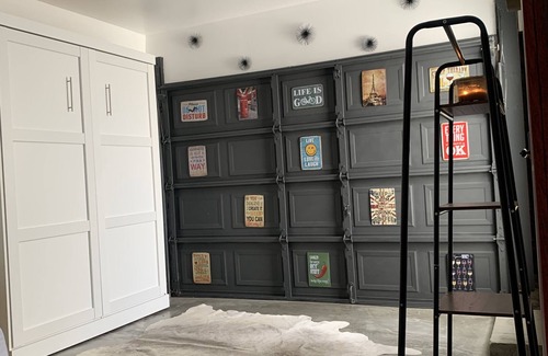 Park Mesa Heights House | Modern Chic space minutes away from LAX