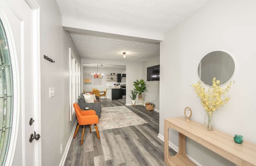 Cincinnati House | Modern Cincy Home – For 6