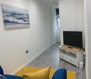 Leicester City Centre Apartment | Modern City-Centre Flat with Fast WiFi & Parking