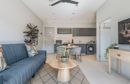 Port Zimbali Apartment | Modern Coastal 1 BDR, Pool & Sauna